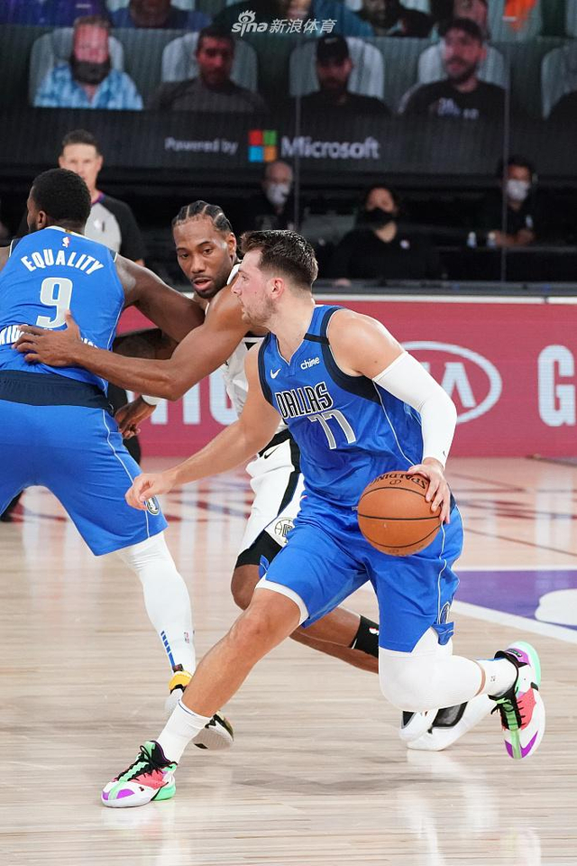 在分析樊振 在分析樊振