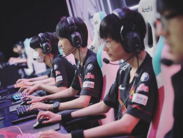 个人表现还 个人表现还